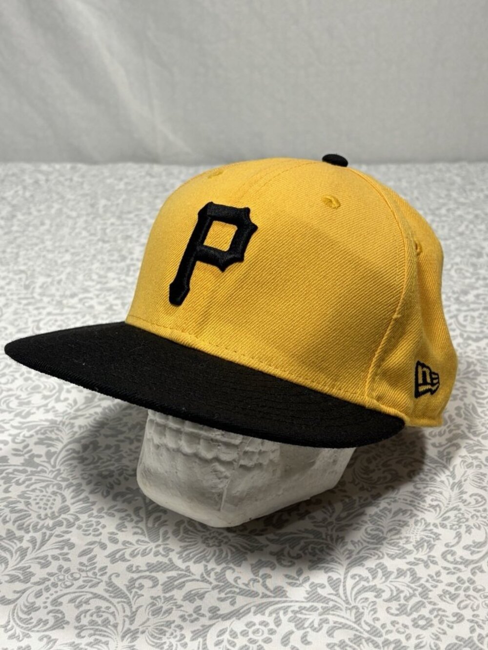 Pittsburgh Pirates New Era 59FIFTY Fitted Hat Mens 7 1/8 Yellow Black MLB Cap